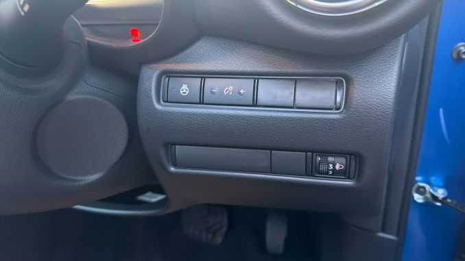 Nissan Juke 1.6 Hybrid N-Connecta 5dr Auto [Revised] Hybrid Hatchback - Image 32